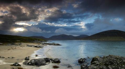 Islas Hébridas en Escocia Paisaje de las Islas Hébridas en Escocia