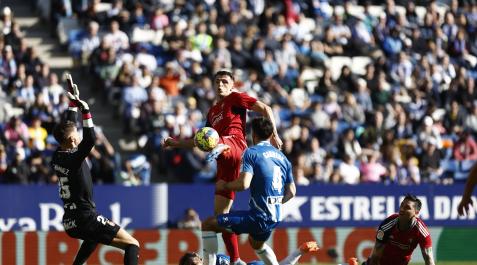 Budimir Budimir remata en la jugada del gol
