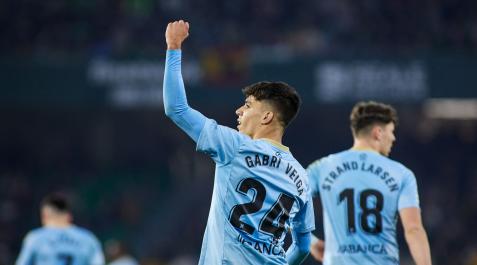 Gabri Veiga celebra uno de sus goles contra el Betis