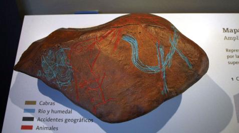 Mapa de Abauntz La piedra con el mapa de hace 13.660 años encontrado en 2009 en la cueva de Abauntz.