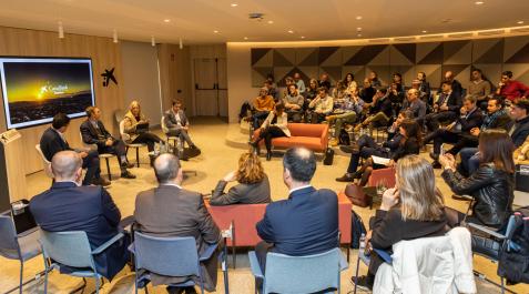caixabank-startups Mesa de debate organizada por Caixabank en la que han participado mesa de debate en la que han participado Maite Agüeros, fundadora y CEO de Innoup Pharma; Santiago Lozano, director de Fondos de Clave Mayor; y Santiago Sala, director general del grupo Apex