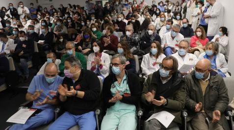 Asamblea de médicos en el Hospital Universitario de Navarra. Asamblea de médicos en el Hospital Universitario de Navarra para tratar sobre la huelga.