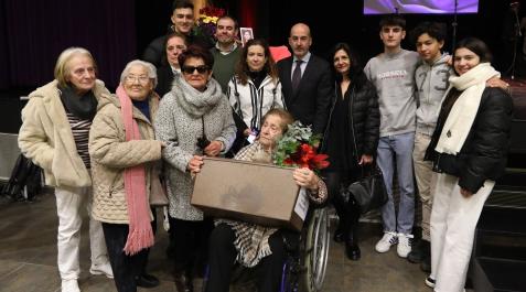 Entrega de los restos a familiares de Francisco Velaza Fernández Entrega de los restos a familiares de Francisco Velaza Fernández