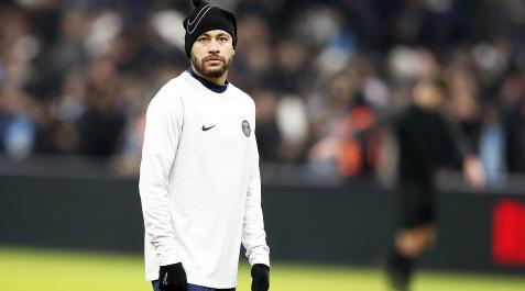 Neymar Jr. Neymar Jr. calentando antes del encuentro de Copa del pasado miércoles 8 de febrero.