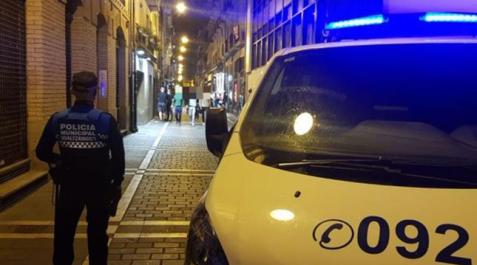 policia-municipal Una mujer detenida en Pamplona por morder a un policía municipal en un brazo