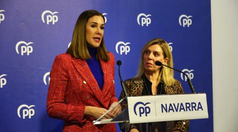 Ruth Goñi en el PPN Rueda de prensa de Ruth Goñi (izda.) junto a Amelia Salanueva tras afiliarse a PPN.
