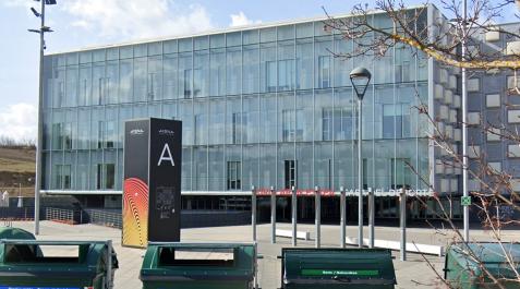 FachadaI ND Fachada de la Casa del Deporte, junto al pabellón Navarra Arena.