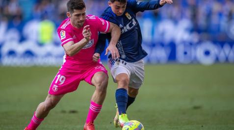 Jesús Areso, en el partido del Burgos contra el Real Oviedo Jesús Areso