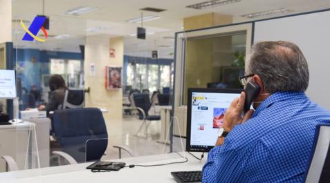 El cheque de 200 euros se solicita en la web de la Agencia Tributaria, salvo en Navarra y País Vasco, donde es gestionado por las haciendas locales El cheque de 200 euros se solicita en la web de la Agencia Tributaria, salvo en Navarra y País Vasco, donde es gestionado por las haciendas locales
