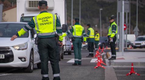 guardia-civil-control Agentes de la Guardia Civil en un control anterior en Navarra