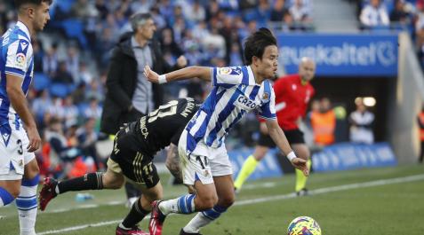Take Kubo conduce el balón en el encuentro ante el Celta