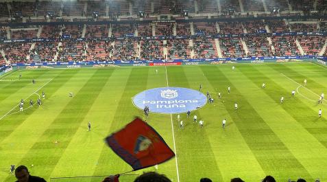 El Sadar, minutos antes del inicio del partido Osasuna - Real Madrid en directo