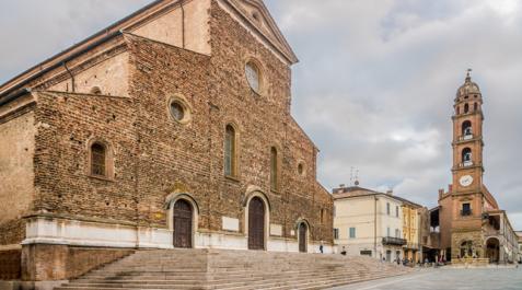 El santoral de este 21 de febrero recuerda a San Pedro Damián. En la imagen, la catedral de Faenza (Italia), donde reposan sus restos El santoral de este 21 de febrero recuerda a San Pedro Damián. En la imagen, la catedral de Faenza (Italia), donde reposan sus restos