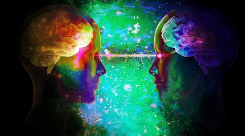 Pseudociencia Ilustración de telepatía y comunicación extrasensorial entre dos personas.