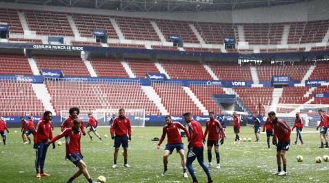 osasuna-entrenamiento-sadar-nieve Entrenamiento de Osasuna en El Sadar bajo la nieve