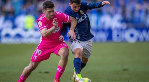 Fo3mANwXEB4A1Pk Jesús Areso, en el reciente partido que el Burgos jugó en Oviedo, donde dio su cuarto pase de gol de la temporada