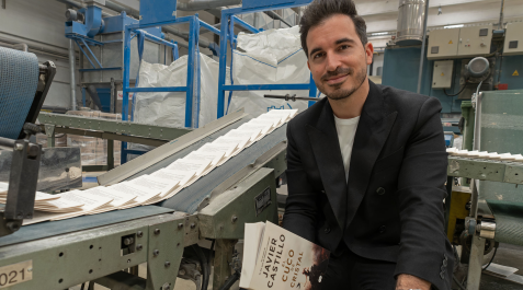 Javier Castillo en su visita a la planta de Rodesa (Estellaprint). Javier Castillo en su visita a la planta de Rodesa (Estellaprint).