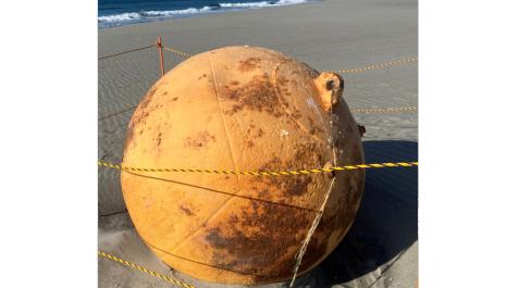 La esfera encontrada en una playa de Japón Esfera