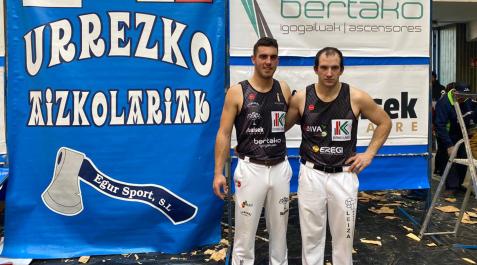 Los navarros Iker Vicente y Jon Rekondo pelearán este domingo por la txapela de Parejas Iker Vicente y Jon Rekondo
