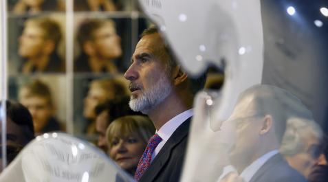Felipe VI, durante su visita a la última edición de ARCO Felipe VI, durante su visita a la última edición de ARCO