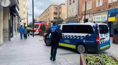 policia-municipal Nervios, chupachups, 20 minutos y 4 niños en un ascensor bloqueado: “Se apagaron las luces y nos quedamos parados”