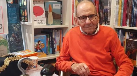Juan Muñoz, el autor de 'Fray Perico y su borrico' y 'El pirata Garrapata' Juan Muñoz, el autor de 'Fray Perico y su borrico' y 'El pirata Garrapata'