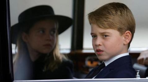 principe-jorge-inglaterra El príncipe Jorge, junto a su hermana, en el funeral de Isabel II