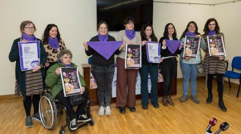 PLATAFORMA 8M. De izda. a dcha., Elena Blanco, Edurne León, Txaro Berzosa, Tania González, Ninon Scotto Di Uccio, Amaya Salinas, Elena Martínez, Fátima Ochoa y Lucía Pérez, en la presentación de sus actos PLATAFORMA 8M. De izda. a dcha., Elena Blanco, Edurne León, Txaro Berzosa, Tania González, Ninon Scotto Di Uccio, Amaya Salinas, Elena Martínez, Fátima Ochoa y Lucía Pérez, en la presentación de sus actos