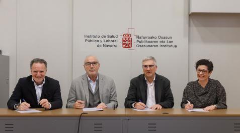 De izda a dcha: el director general de Formación Profesional del Departamento de Educación, Tomás Rodríguez; el director general de Salud, Carlos Artundo; el director general de Educación, Gil Sevillano, y la directora gerente del Instituto de Salud Públi De izda a dcha: el director general de Formación Profesional del Departamento de Educación, Tomás Rodríguez; el director general de Salud, Carlos Artundo; el director general de Educación, Gil Sevillano, y la directora gerente del Instituto de Salud Pública y Laboral de Navarra (ISPLN), Marian Nuin