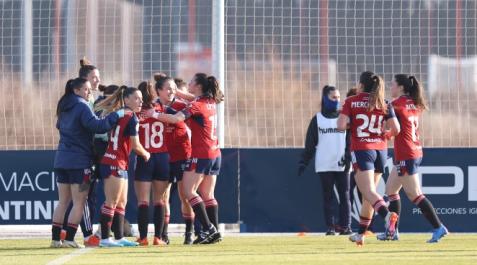 Celebración de uno de los goles de Osasuna Femenino en Tajonar