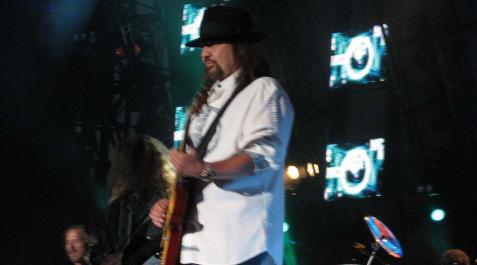 Gary Rossington Rossington, durante un concierto de Lynyrd Skynyrd en New Brockton, Alabama, el 7 de junio de 2008