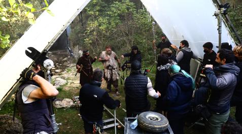 Rodaje de la película Irati, de Paul Urkijo, en la cueva de Leze, en la muga entre Navarra y Álava, en octubre de 2021