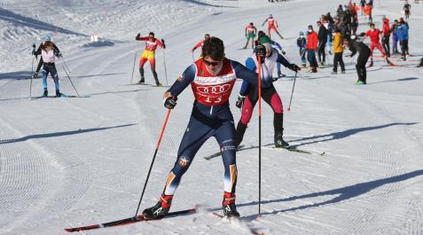 Esquiadores, en el Campeonato de España en Larra de 2022 Larra