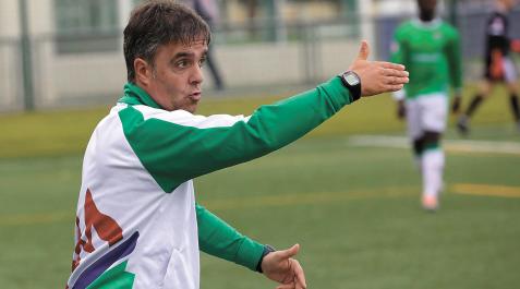 El entrenador Alfredo Ibero ‘Bebeto’ dirige un partido del San Juan en la presente temporada