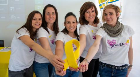 endometriosis2.jpg Integrantes de la junta de la nueva Asociación de Endometriosis de Navarra (ASENNA)