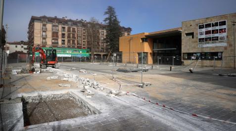 Afecciones en el tráfico del centro de Alsasua por el transporte de la estructura de la pérgola Afecciones en el tráfico del centro de Alsasua por el transporte de la estructura de la pérgola