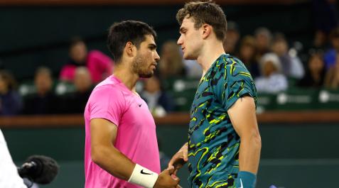 Carlos Alcaraz saluda a Jack Draper en Indian Wells Carlos Alcaraz saluda a Jack Draper en Indian Wells