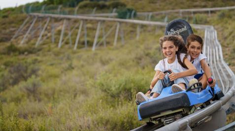 Atracción de 'Bobsleigh' en Sendaviva Atracción de 'Bobsleigh' en Sendaviva