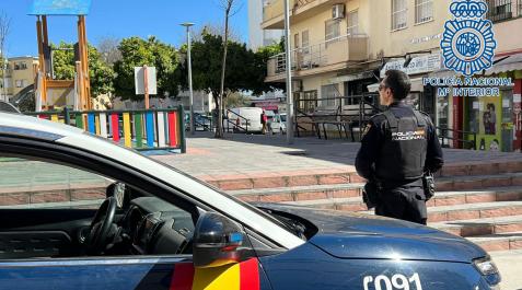 Detenido un hombre en Jerez acusado de matar a patadas a un perro delante de su dueña de 12 años Detenido un hombre en Jerez acusado de matar a patadas a un perro delante de su dueña de 12 años