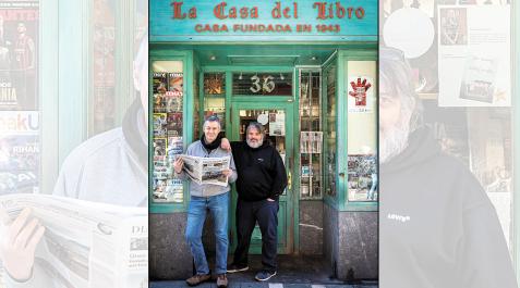 La Casa del Libro La Casa del Libro o La Librería de Estafeta data de 1943. Está regentada por los hermanos Carmelo y Fermín Butini Echarte. Viven con sus respectivas parejas y no tienen descendencia. Son herederos del legado iniciado por su abuelo, Benito Echarte Elía; y continuado por su madre, Maribel Echarte Peñalba, que contrajo matrimonio con Javier Butini Ilundáin.