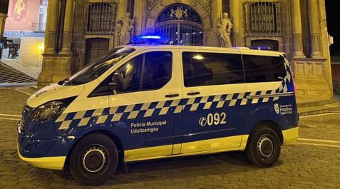 policia-municipal Un coche de la Policía Municipal de Pamplona