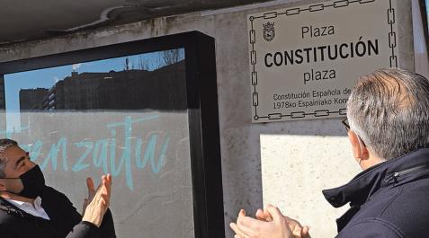 placa plaza de la Constitución La plaza de la Constitución se inauguró en enero de 2022