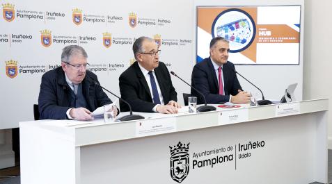 Hub Pamplona De izda. a dcha. Luis Maestu, Enrique Maya y Antonio Rodríguez durante la presentación del Hub.