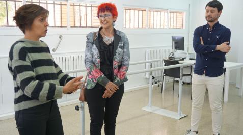 fisioterapia-bunuel-ribaforada La consejera Santos Induráin con la alcaldesa de Buñuel, María Teresa Espinosa, en el centro de salud de Buñuel