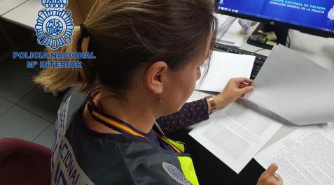 policia nacional Una agente de la Policía Nacional