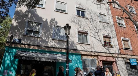 detenido-matar-madre Vista general del edificio donde un hombre de 37 años ha matado esta madrugada supuestamente a su madre, de 68, en Valencia
