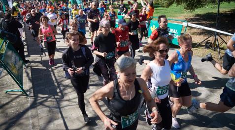 La carrera, con una modalidad de 5 km y otra de 10, reunió a 250 participantes La carrera, con una modalidad de 5 km y otra de 10, reunió a 250 participantes