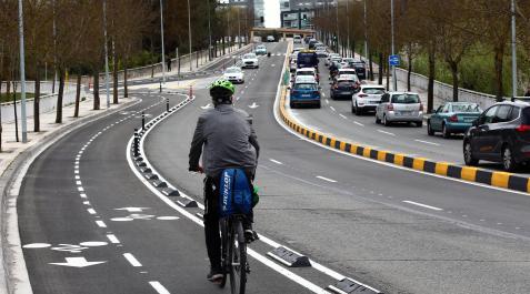 bici Imagen del carril bici que desemboca en Landaben