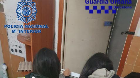 Operación policial en Barcelona Desmantelamiento de una cocina clandestina en El Raval