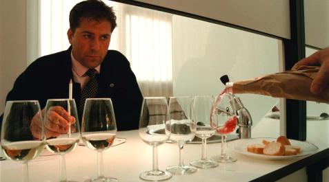 Un momento de la cata de vinos navarros en 1998. Un momento de la cata de vinos navarros en 1998.